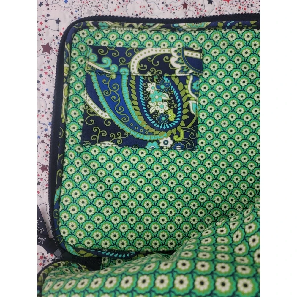 Vera Bradley quilted Zip laptop case Rhythm and Blues Green Paisley TravelSchool